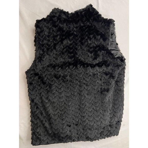 Molly Bracken Vest Women's S/M Black Solid Open Front Lined Collarless Faux Fur - Picture 8 of 9